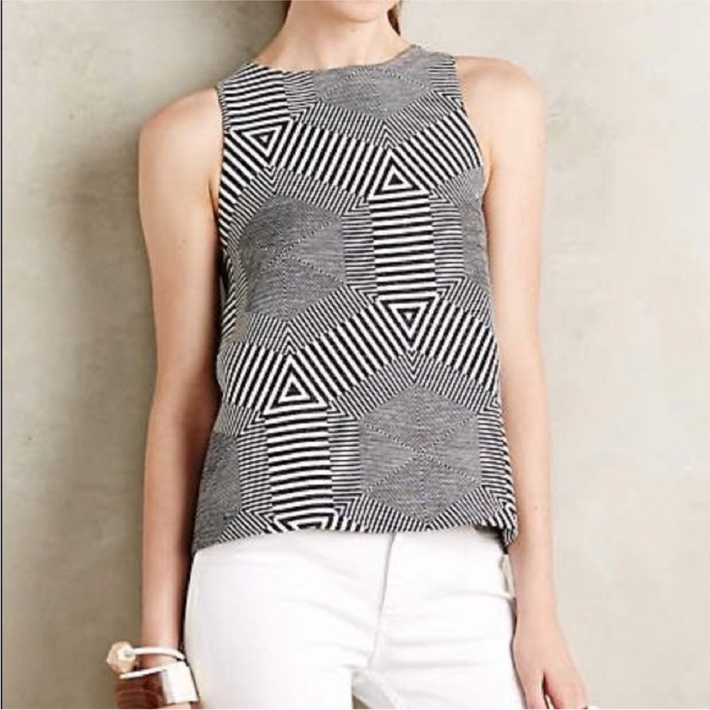HD in Paris S Anthropologie black, white geometric design, small tank tunic top